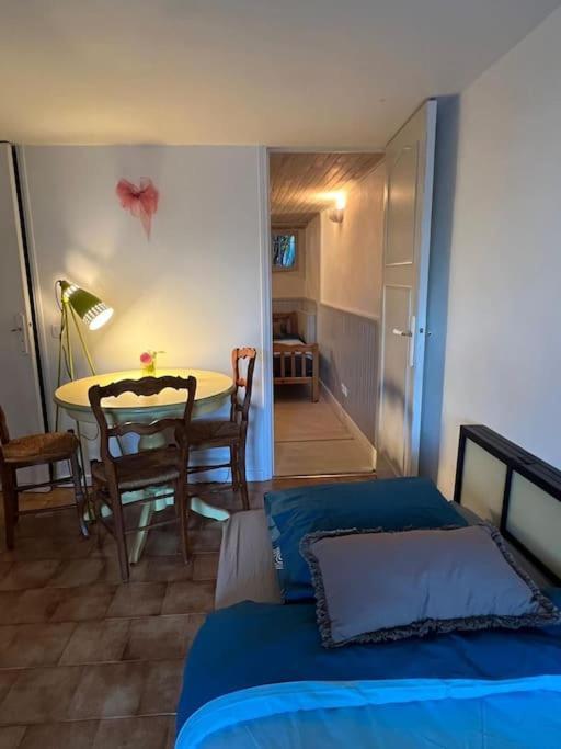 Triplex T4 83M2 Vue Mer Avec Le Patio Et L'Arrivee Autonome Bandol Exterior foto
