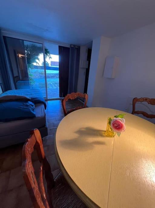 Triplex T4 83M2 Vue Mer Avec Le Patio Et L'Arrivee Autonome Bandol Exterior foto