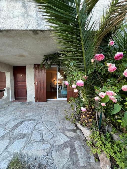 Triplex T4 83M2 Vue Mer Avec Le Patio Et L'Arrivee Autonome Bandol Exterior foto